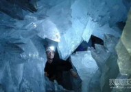 水晶洞穴,地下300米深处的天然奇观与生命挑战”